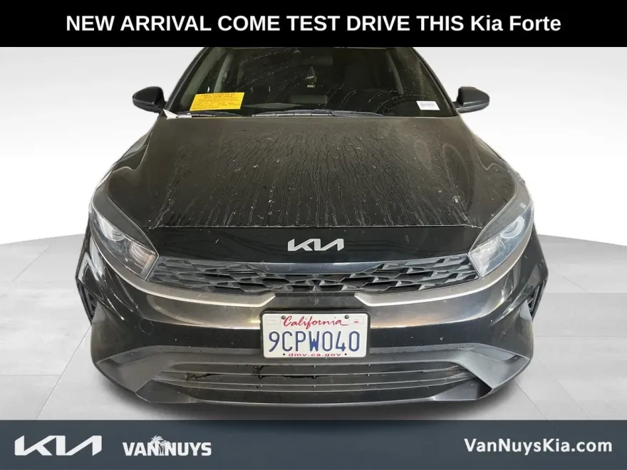 2023 Kia Forte LXS photo 1