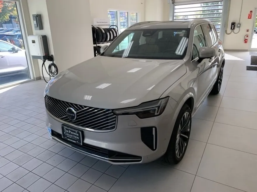 2025 Volvo XC90 Plus photo 1