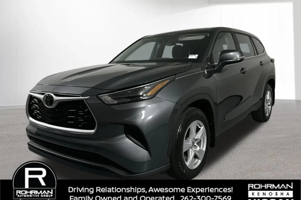 2023 Toyota Highlander L photo 1