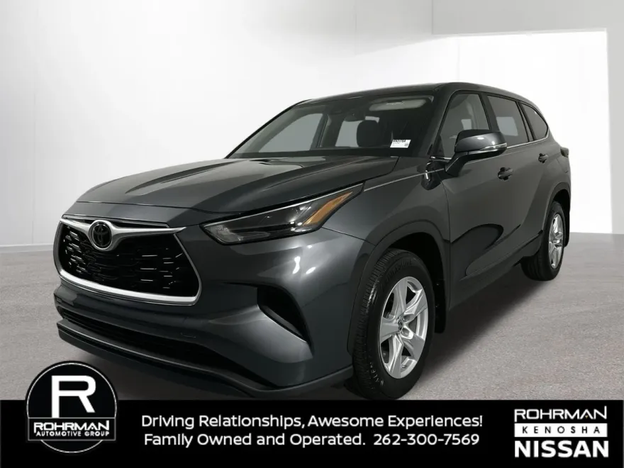 2023 Toyota Highlander L photo 1