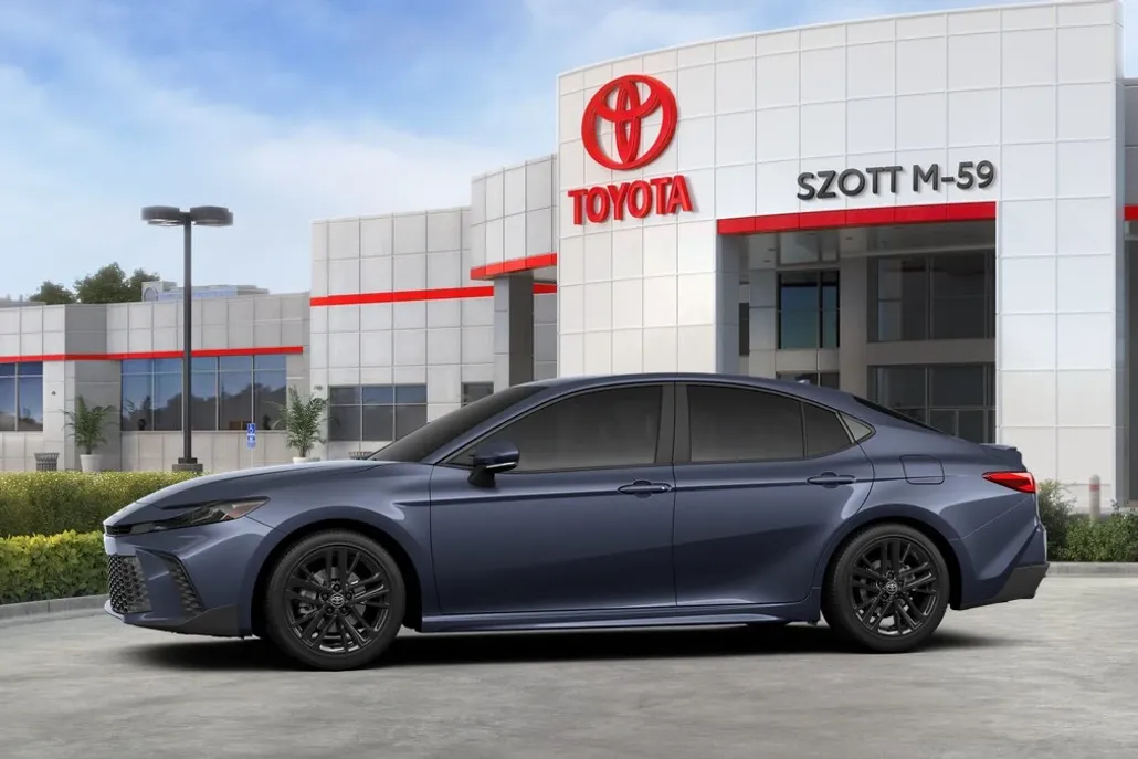 2026 Toyota Camry SE photo 1