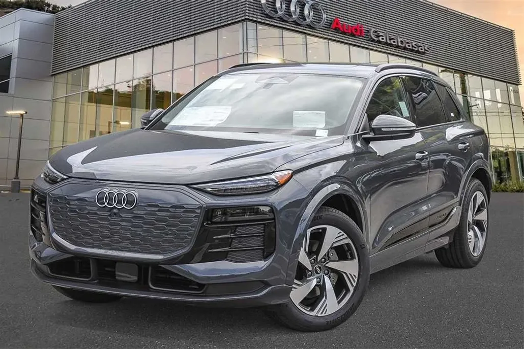 2025 Audi Q6 E-tron Premium Plus photo 1