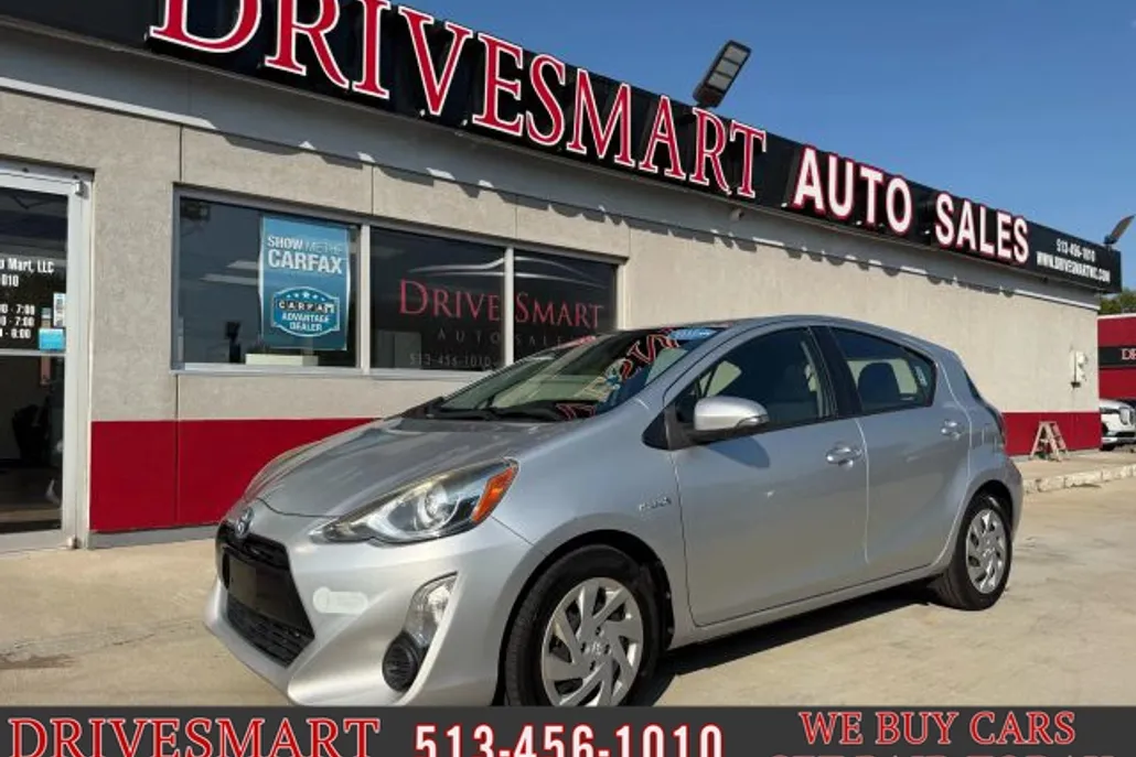 2015 Toyota Prius C Three photo 1