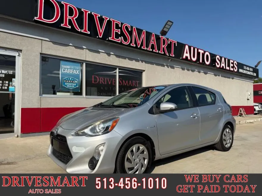 2015 Toyota Prius C Three photo 1