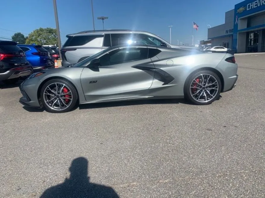 2023 Chevrolet Corvette Stingray 2LT photo 1