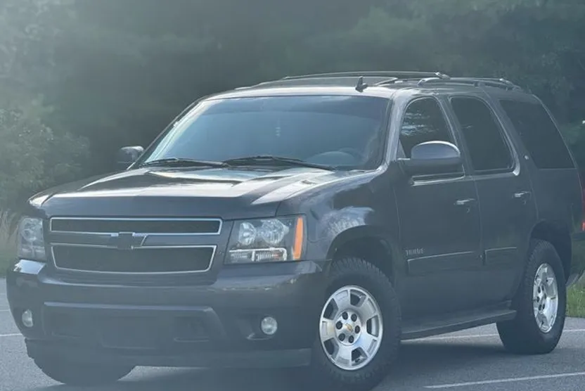 2010 Chevrolet Tahoe LT photo 1