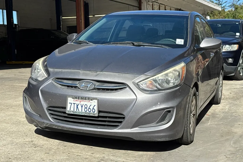 2016 Hyundai Accent SE photo 1