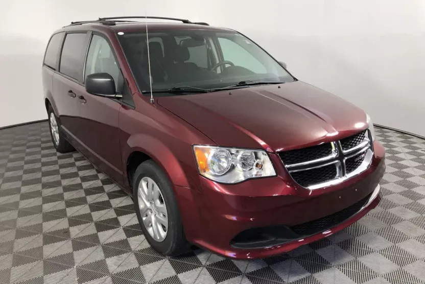2019 Dodge Grand Caravan SE photo 1