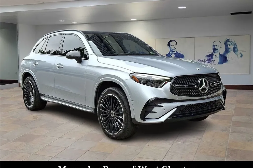 2024 Mercedes Benz GLC 300 photo 1