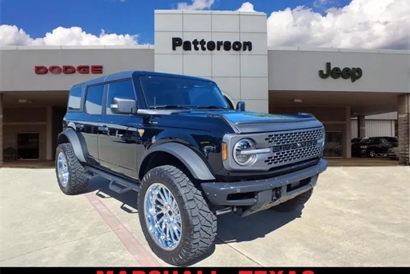 2023 Ford Bronco Badlands photo 1
