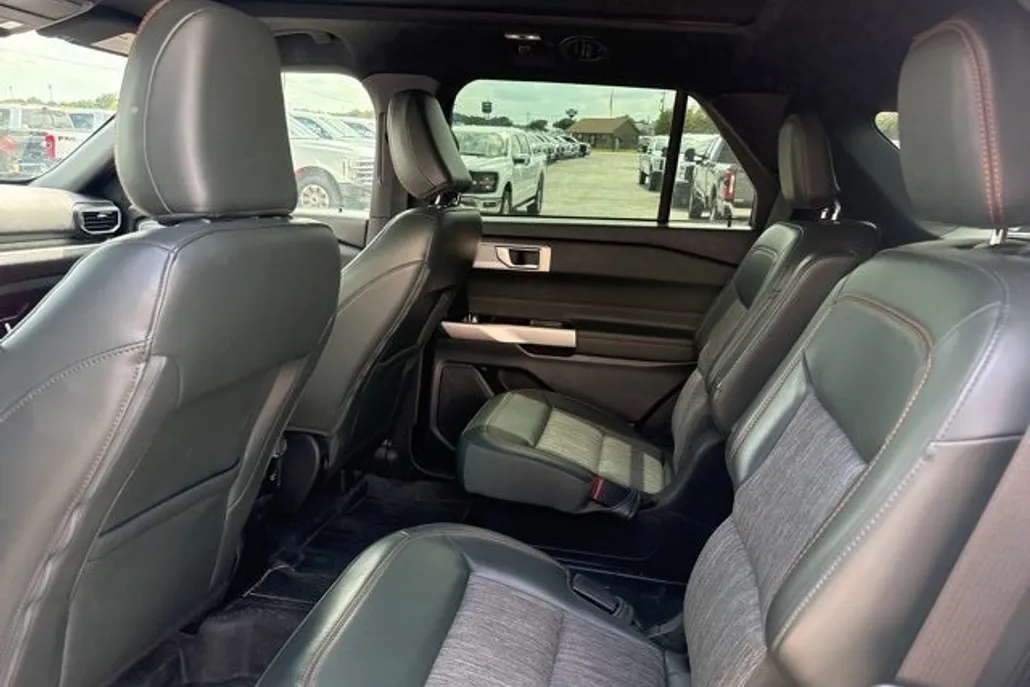 2023 Ford Explorer Timberline photo 1