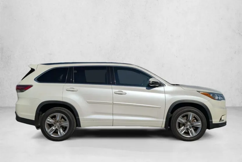 2015 Toyota Highlander Limited photo 1