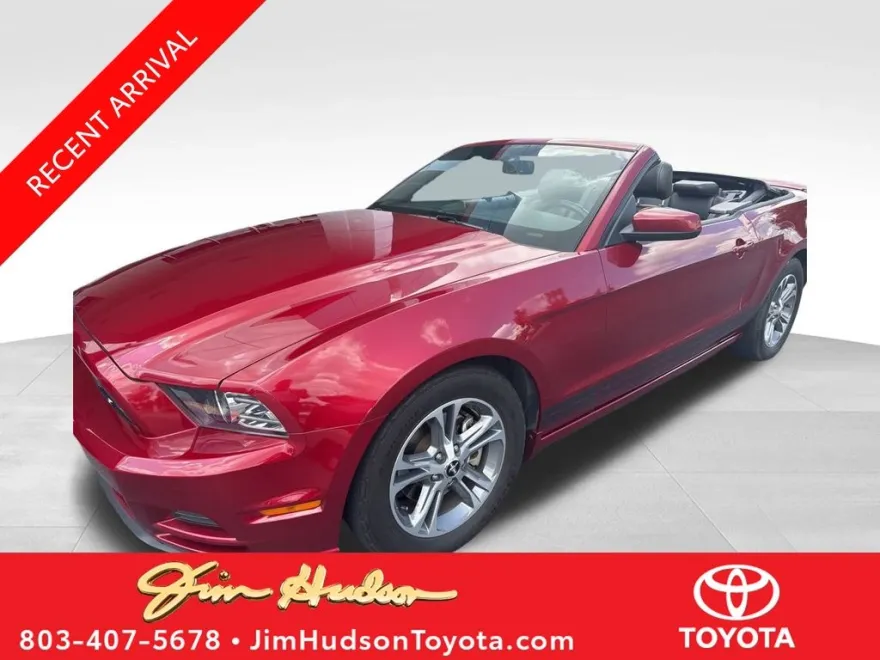 2014 Ford Mustang V6 Premium photo 1