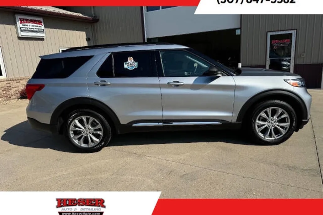 2020 Ford Explorer XLT photo 1