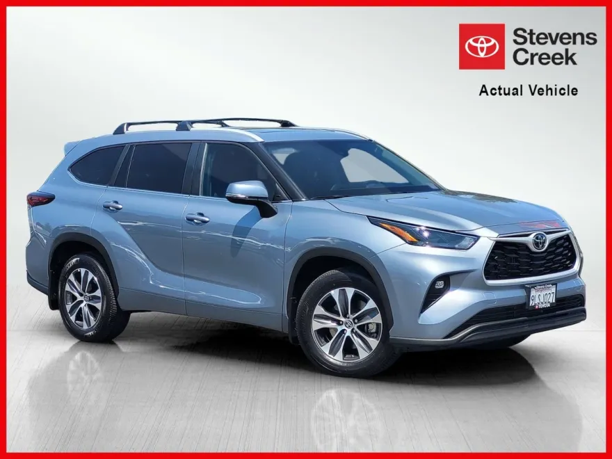 2024 Toyota Highlander XLE photo 1