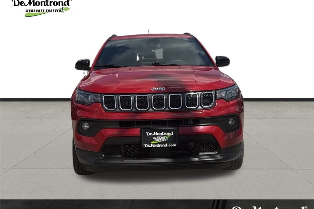 2023 Jeep Compass Latitude Lux photo 1