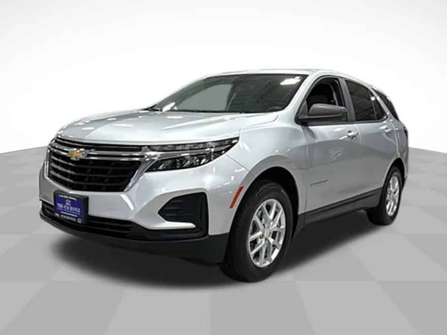 2022 Chevrolet Equinox LS photo 1