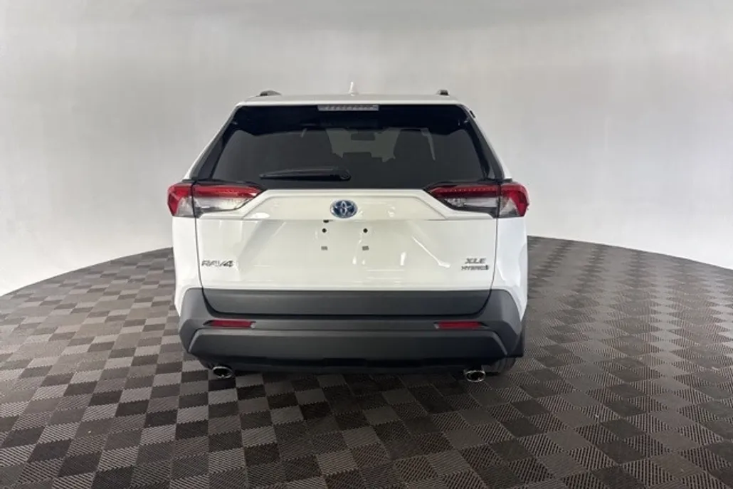 2022 Toyota RAV4 Hybrid XLE photo 1