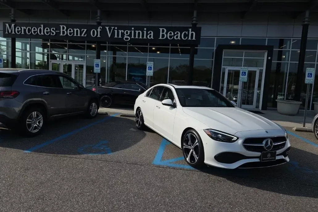 2024 Mercedes Benz C 300 photo 1