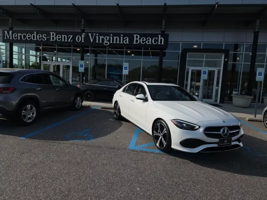 2024 Mercedes Benz C 300 photo 1