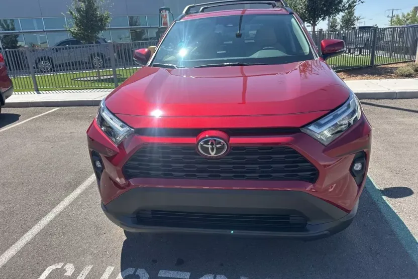 2025 Toyota RAV4 XLE Premium photo 1