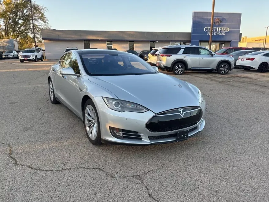 2014 Tesla Model S photo 1