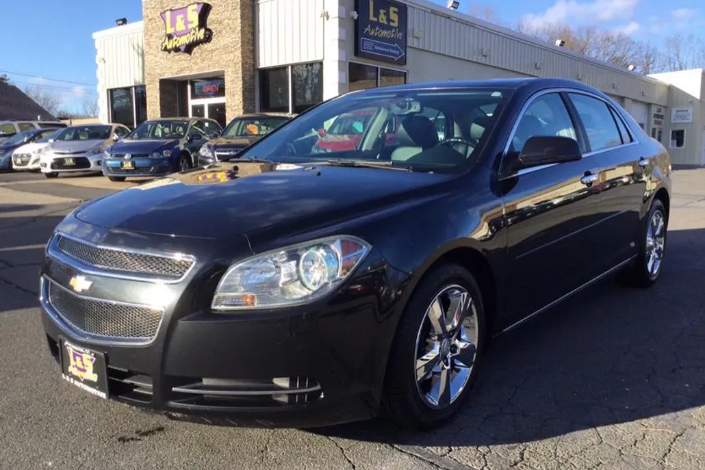 2012 Chevrolet Malibu 2LT photo 1