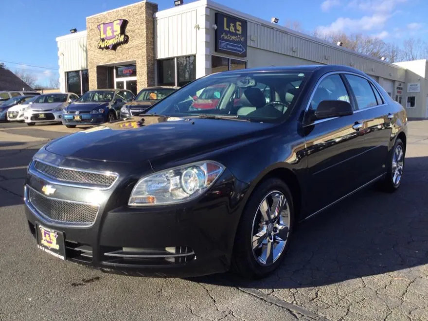 2012 Chevrolet Malibu 2LT photo 1
