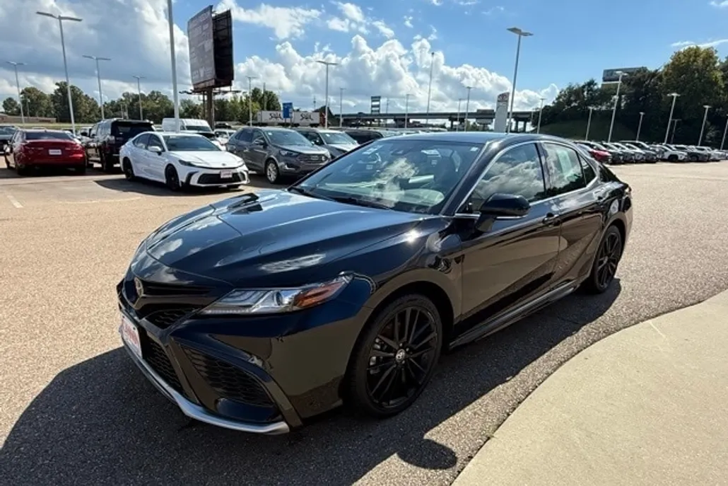 2023 Toyota Camry XSE photo 1
