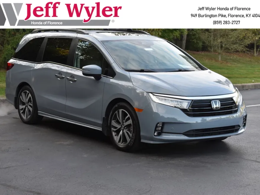2023 Honda Odyssey Touring photo 1