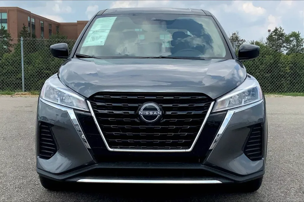2025 Nissan Kicks Play S photo 1