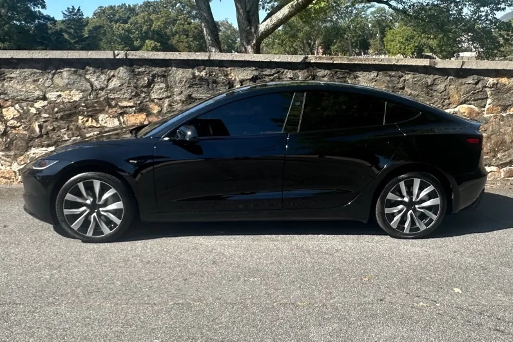 2024 Tesla Model 3 Long Range photo 1