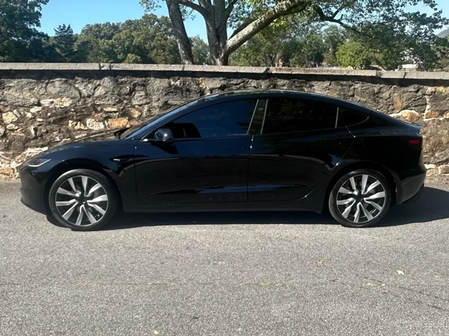 2024 Tesla Model 3 Long Range photo 1