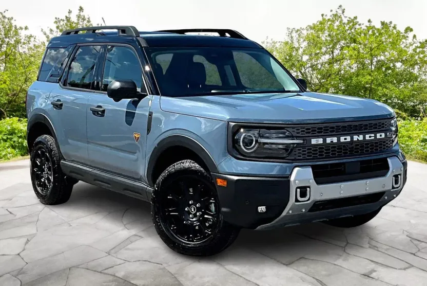2025 Ford Bronco Badlands photo 1