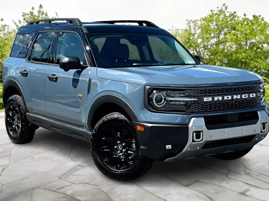 2025 Ford Bronco Badlands photo 1