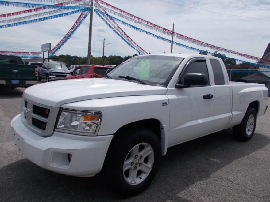 2010 Dodge Dakota Big Horn photo 1