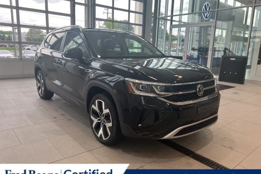 2022 Volkswagen Taos SEL photo 1