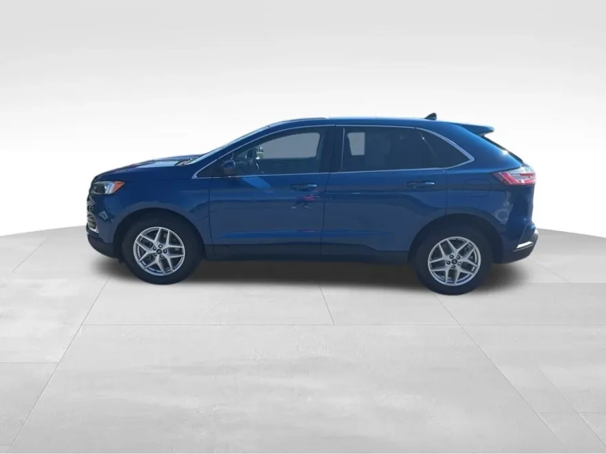 2022 Ford Edge SEL photo 1