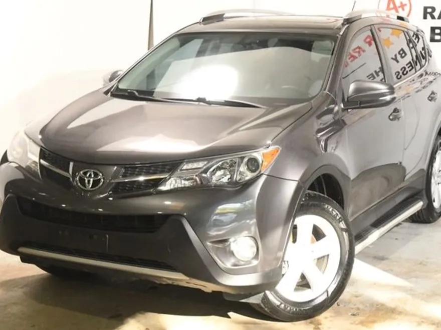 2013 Toyota RAV4 XLE photo 1