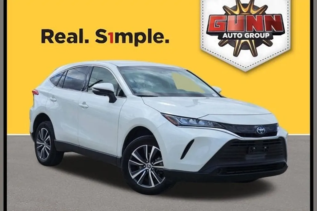 2022 Toyota Venza LE photo 1
