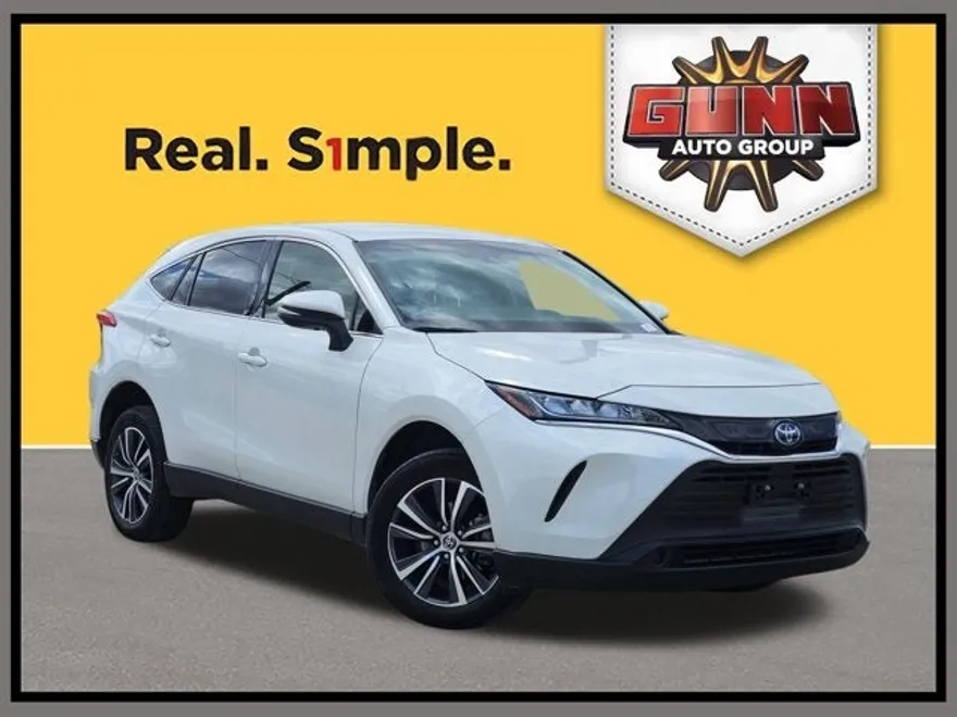 2022 Toyota Venza LE photo 1