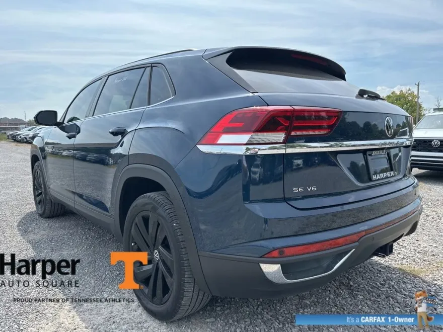 2022 Volkswagen Atlas Cross Sport V6 SE Technology photo 1