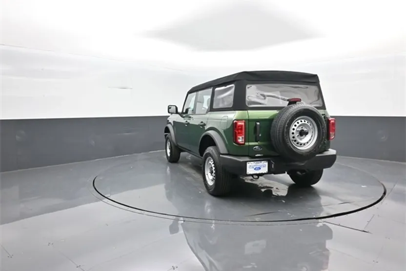 2025 Ford Bronco Base photo 1