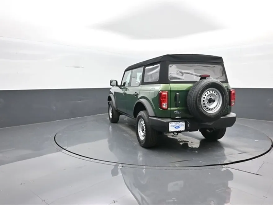 2025 Ford Bronco Base photo 1
