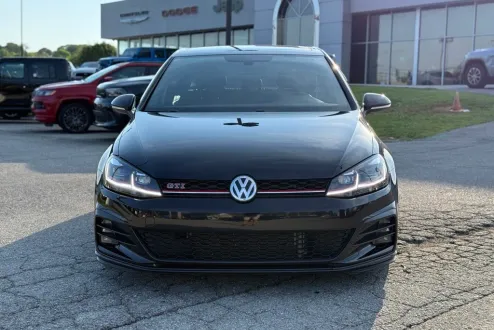 2021 Volkswagen Golf GTI SE photo 3
