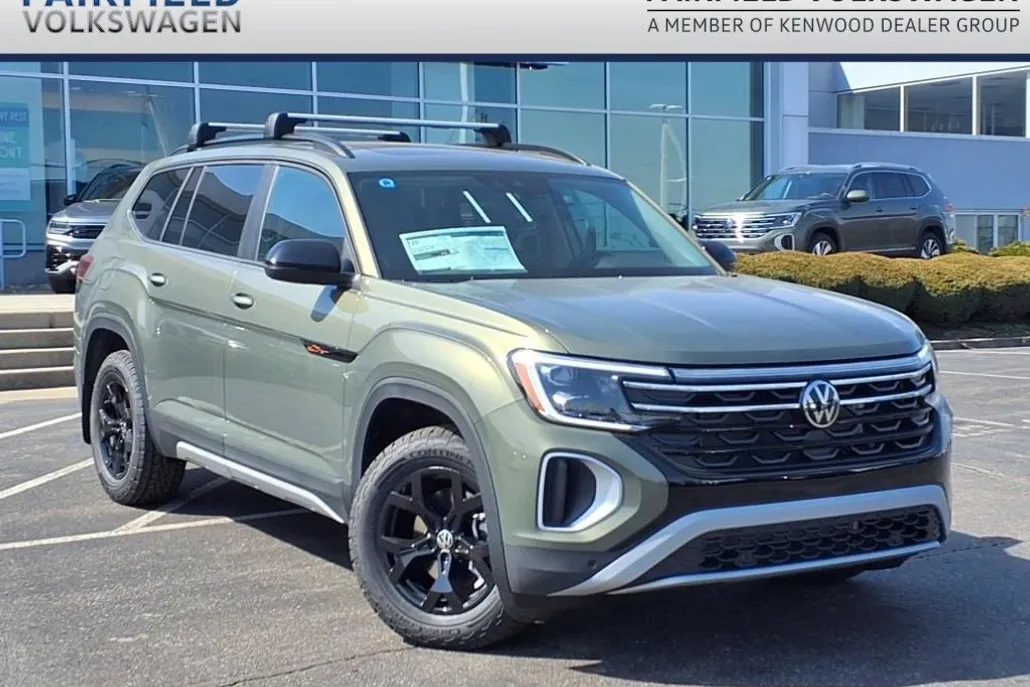 2025 Volkswagen Atlas Peak Edition SE photo 1