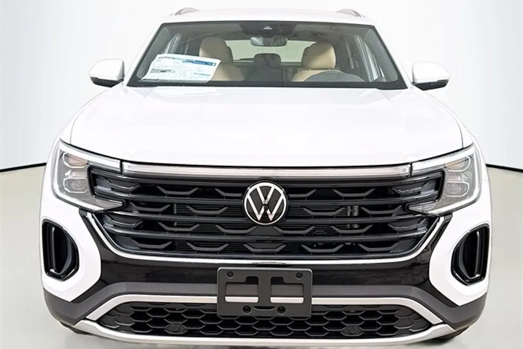 2025 Volkswagen Atlas Cross Sport SE photo 1