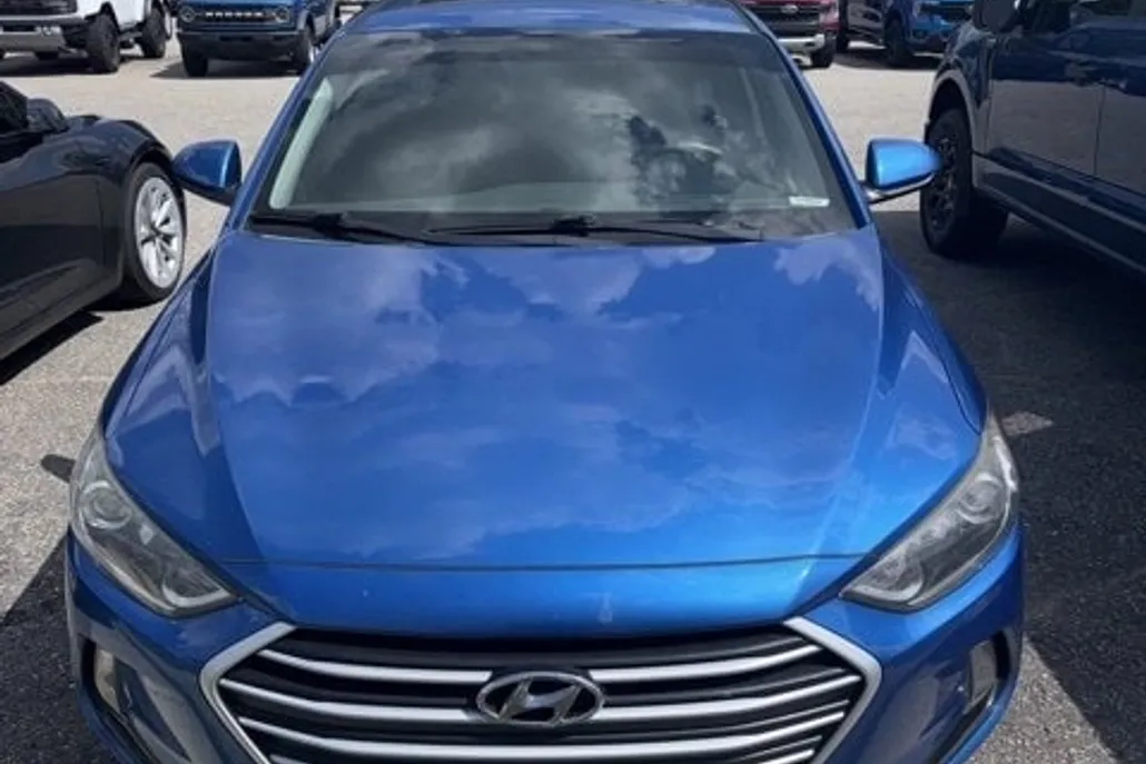 2017 Hyundai Elantra Value Edition photo 1