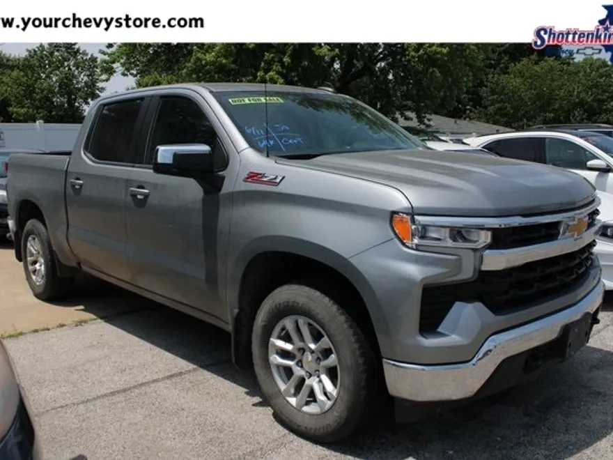 2024 Chevrolet Silverado 1500 LT photo 1