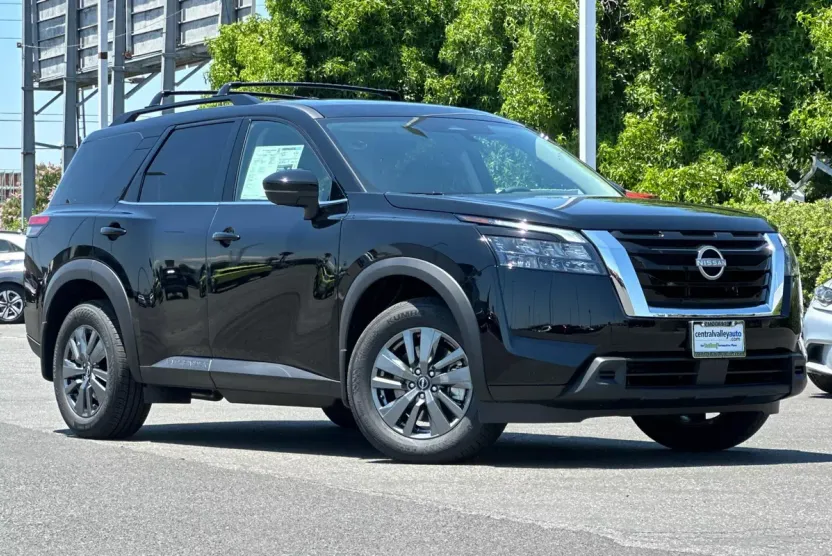 2025 Nissan Pathfinder SV photo 1
